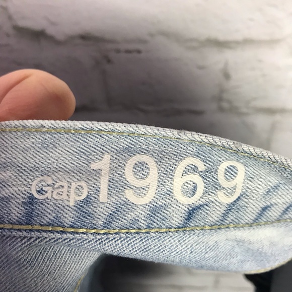 GAP Sexy Boyfriend Light Wash Rolled Hem Shorts 27 - Picture 6 of 7